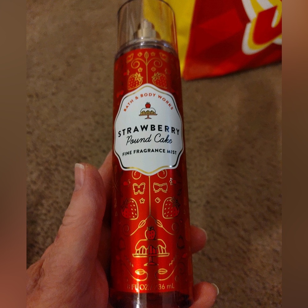 strawberry pound cake body spray